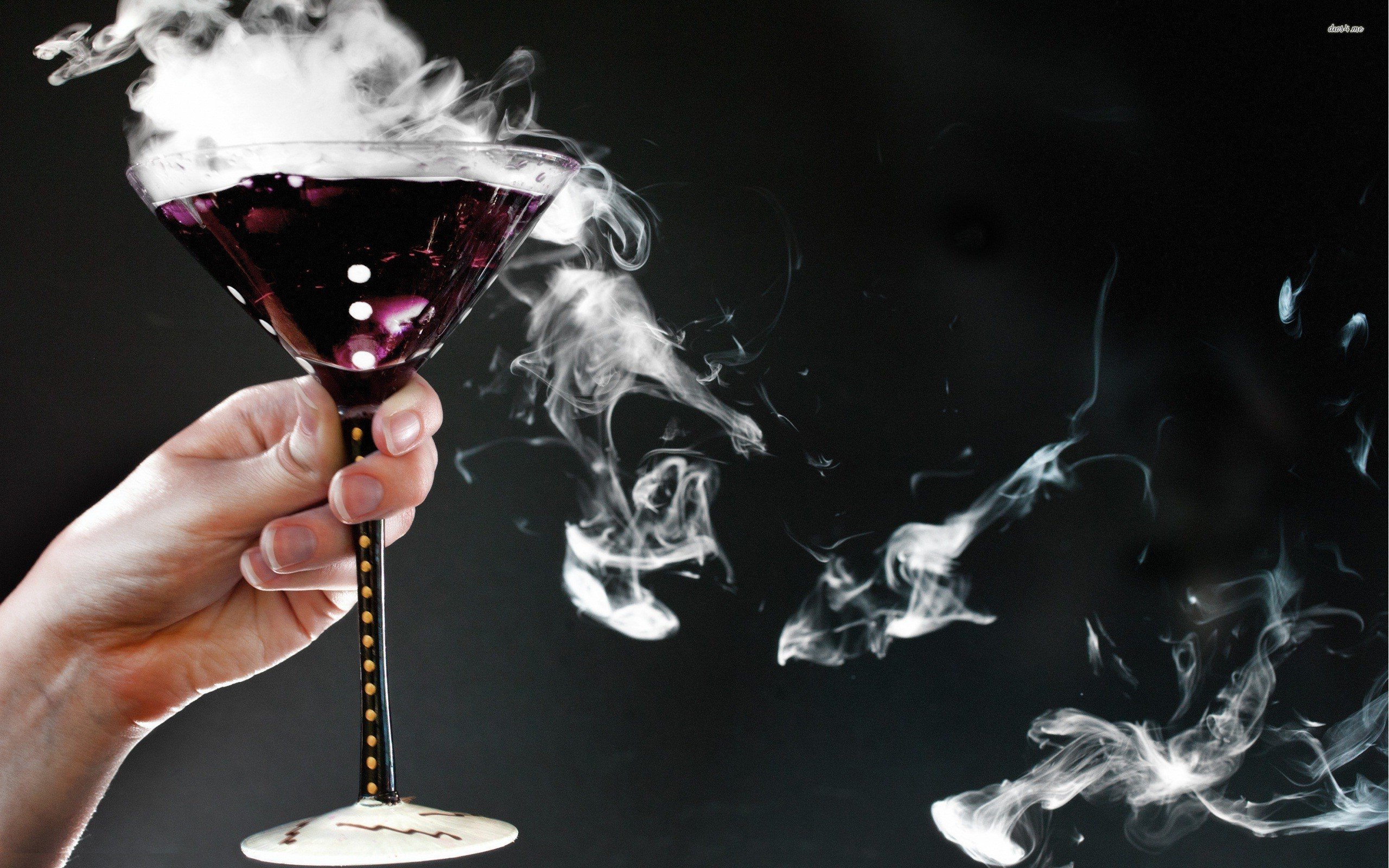 widescreen high definition wallpapers-drink-glass-cocktail-poison-hand-smoke