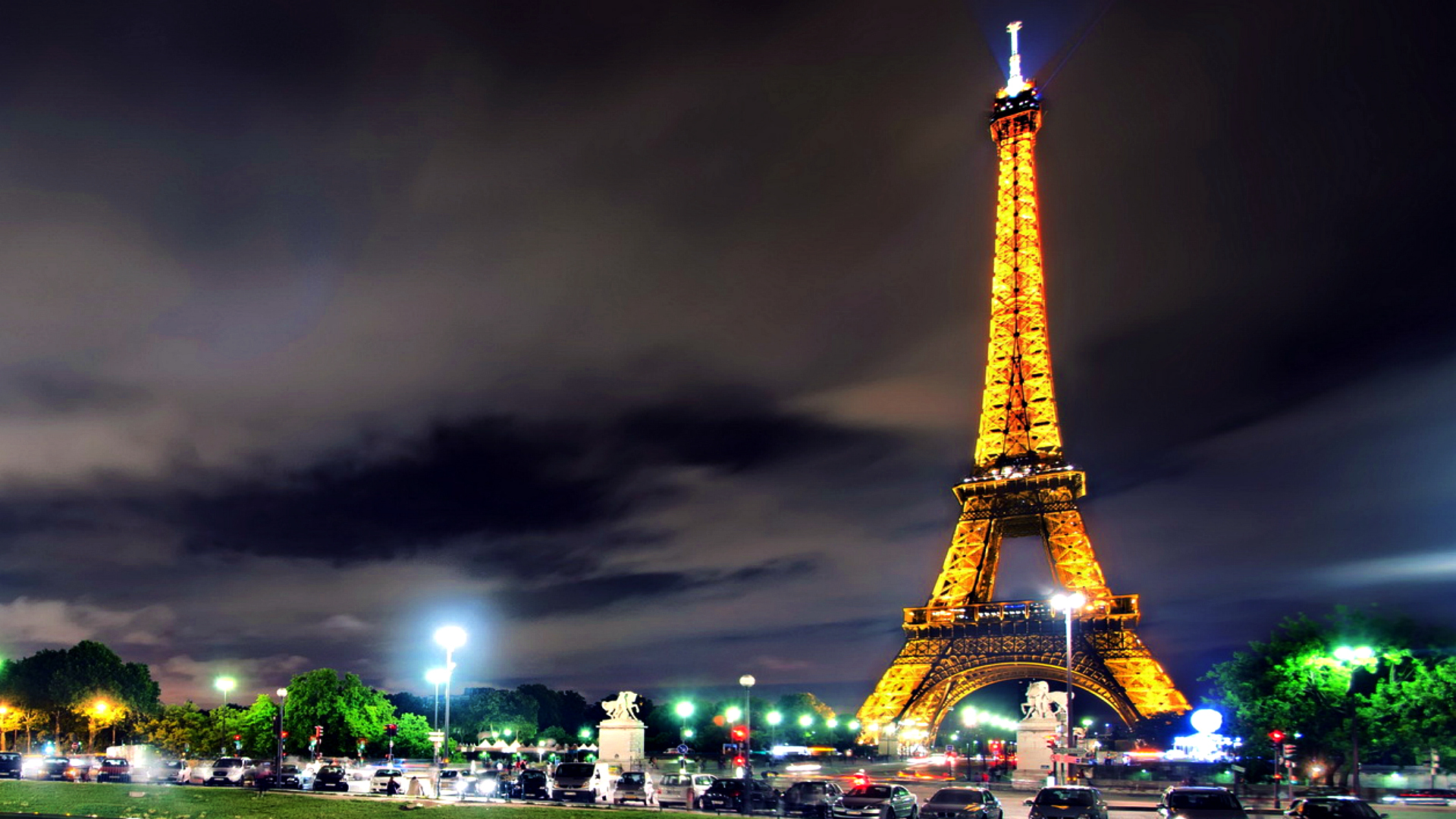 Hd-Eiffel-Tower-Night-Wallpaper-widewallpaper