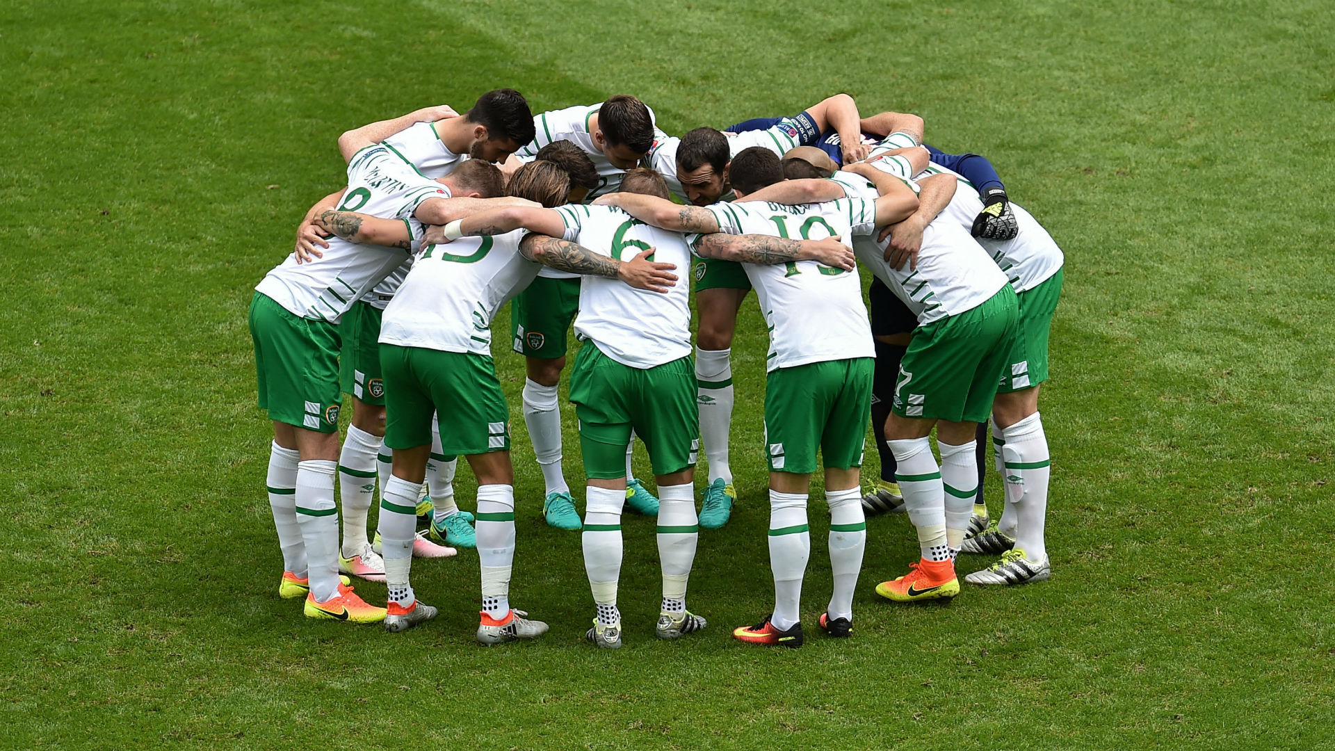 Ирландия бельгия составы. Ireland Football Team. Ирландия футбол. Ирландские футбольные клубы. Чемпионат Ирландии по футболу.